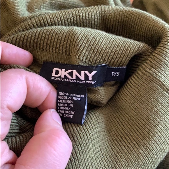 Dkny top - Picture 6 of 8